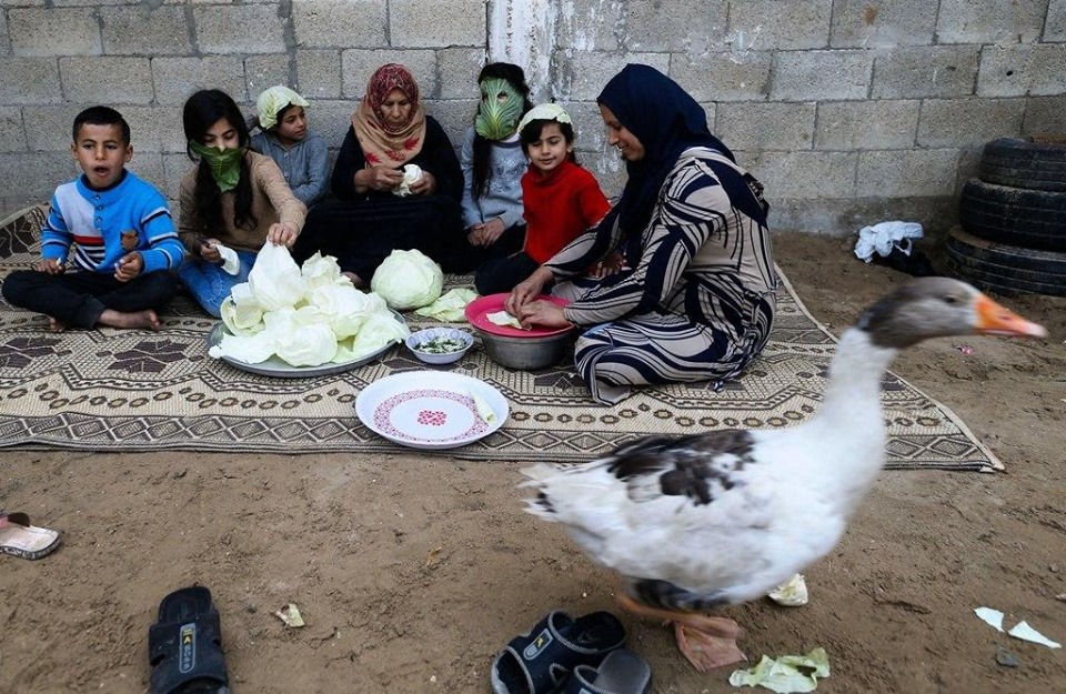 أمهات في أيام الحجر .. كيف أثرت أزمة كورونا على النساء في قطاع غزة؟
